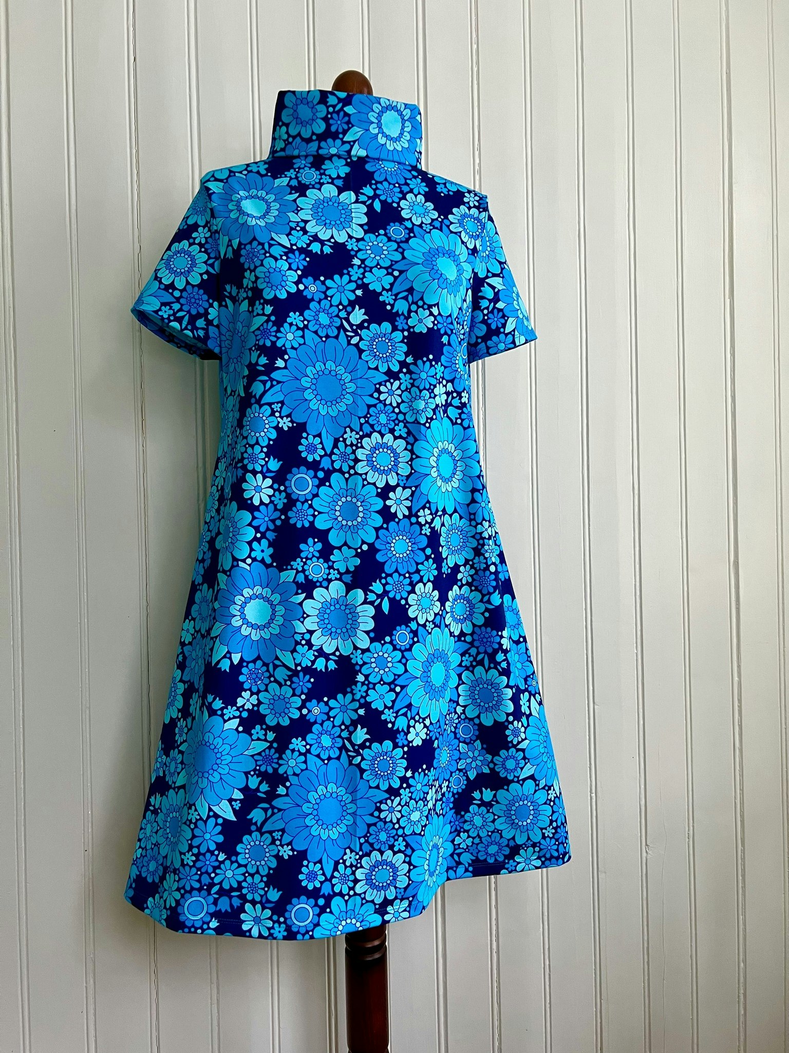 Modell Ingrid - blue Blossom