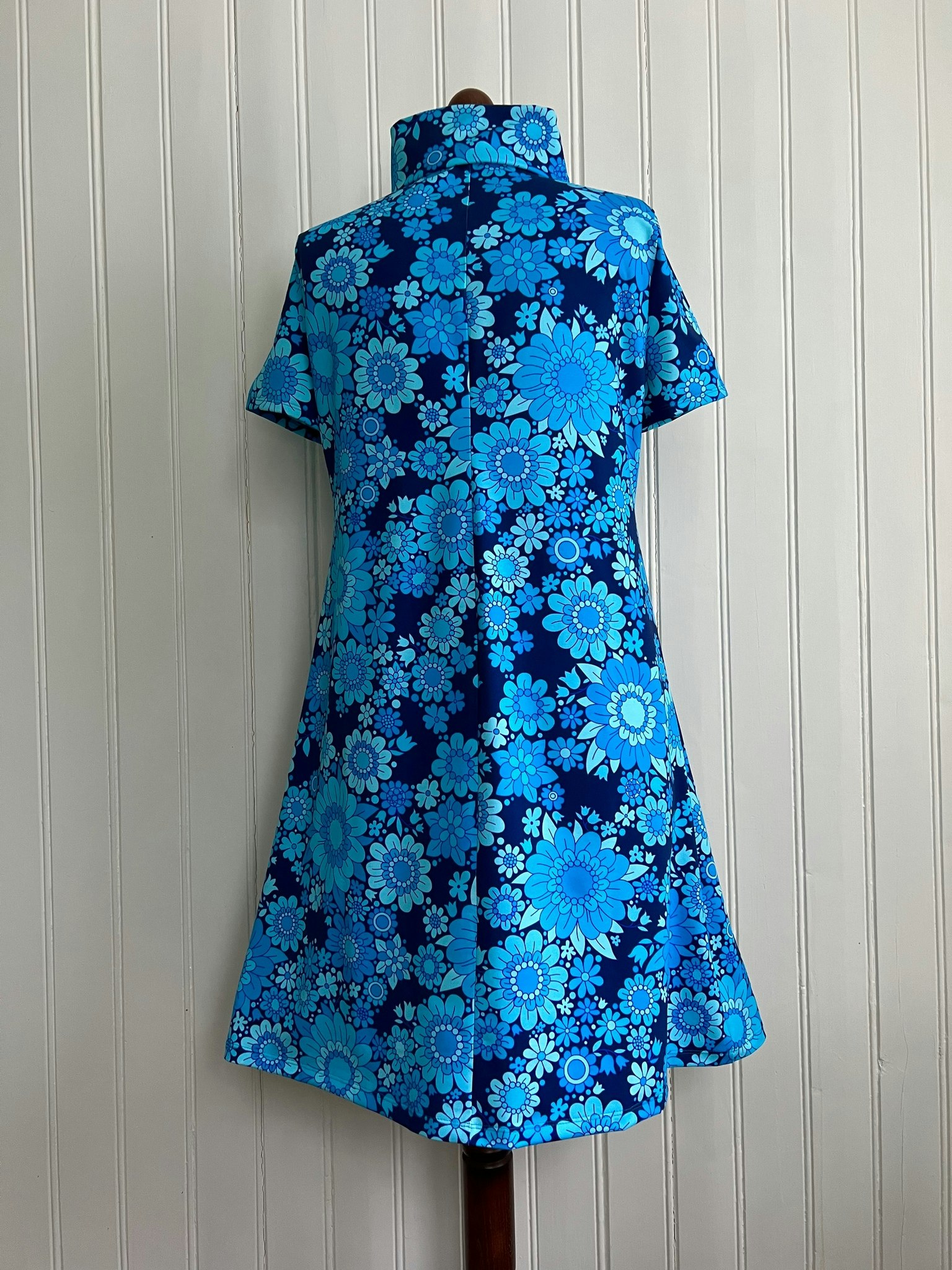 Modell Ingrid - blue Blossom