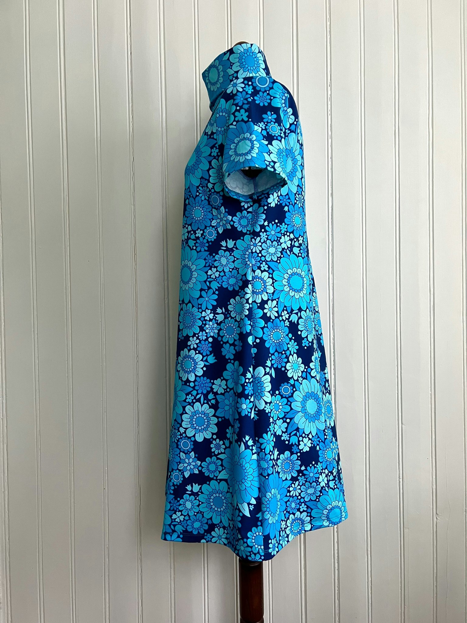 Modell Ingrid - blue Blossom