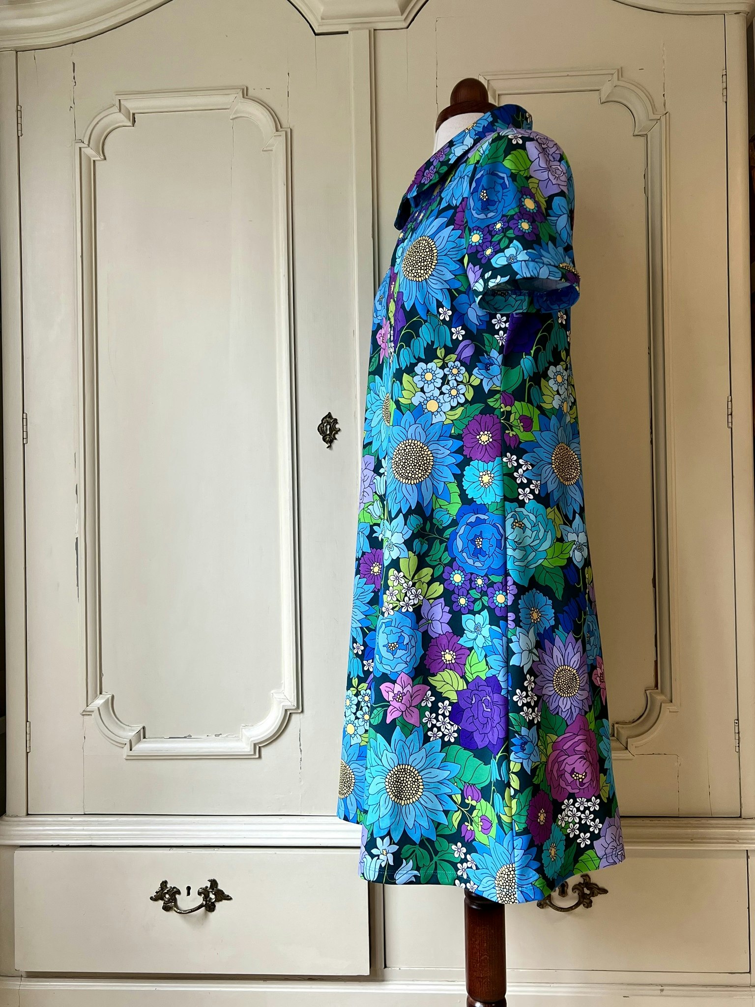 Modell Mirjam - blomster blå