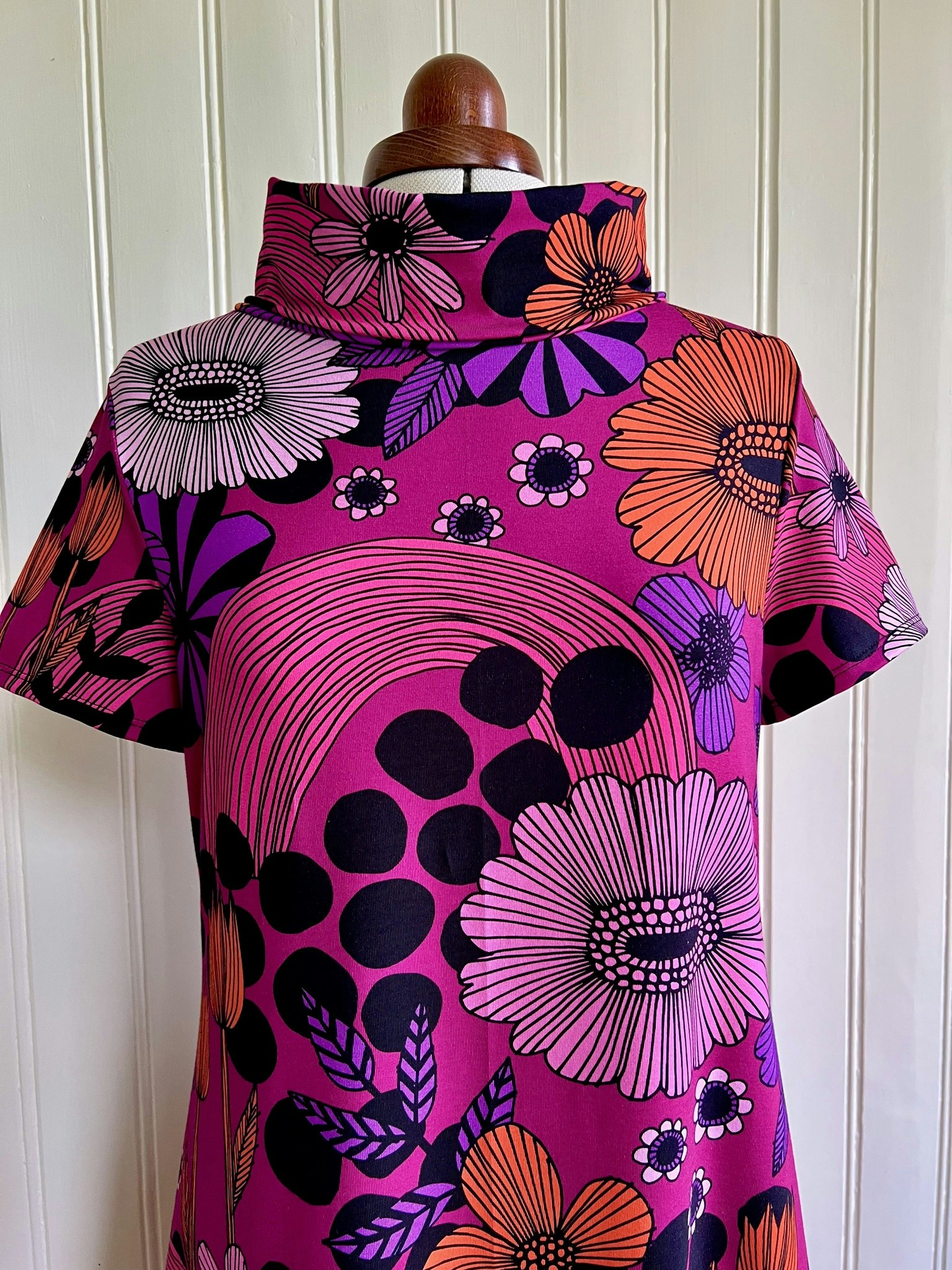 Modell Ingrid - purple and bows