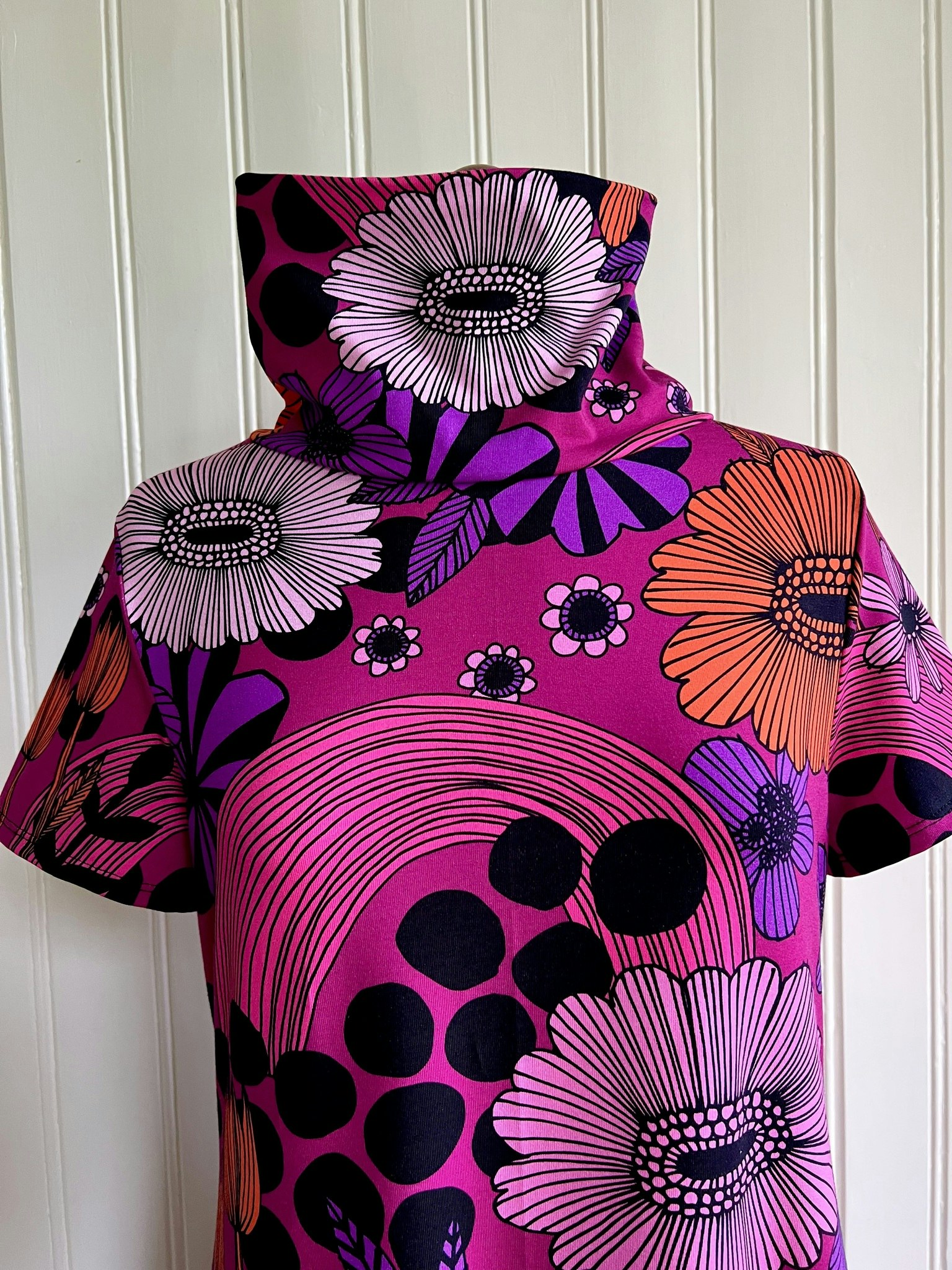 Modell Ingrid - purple and bows