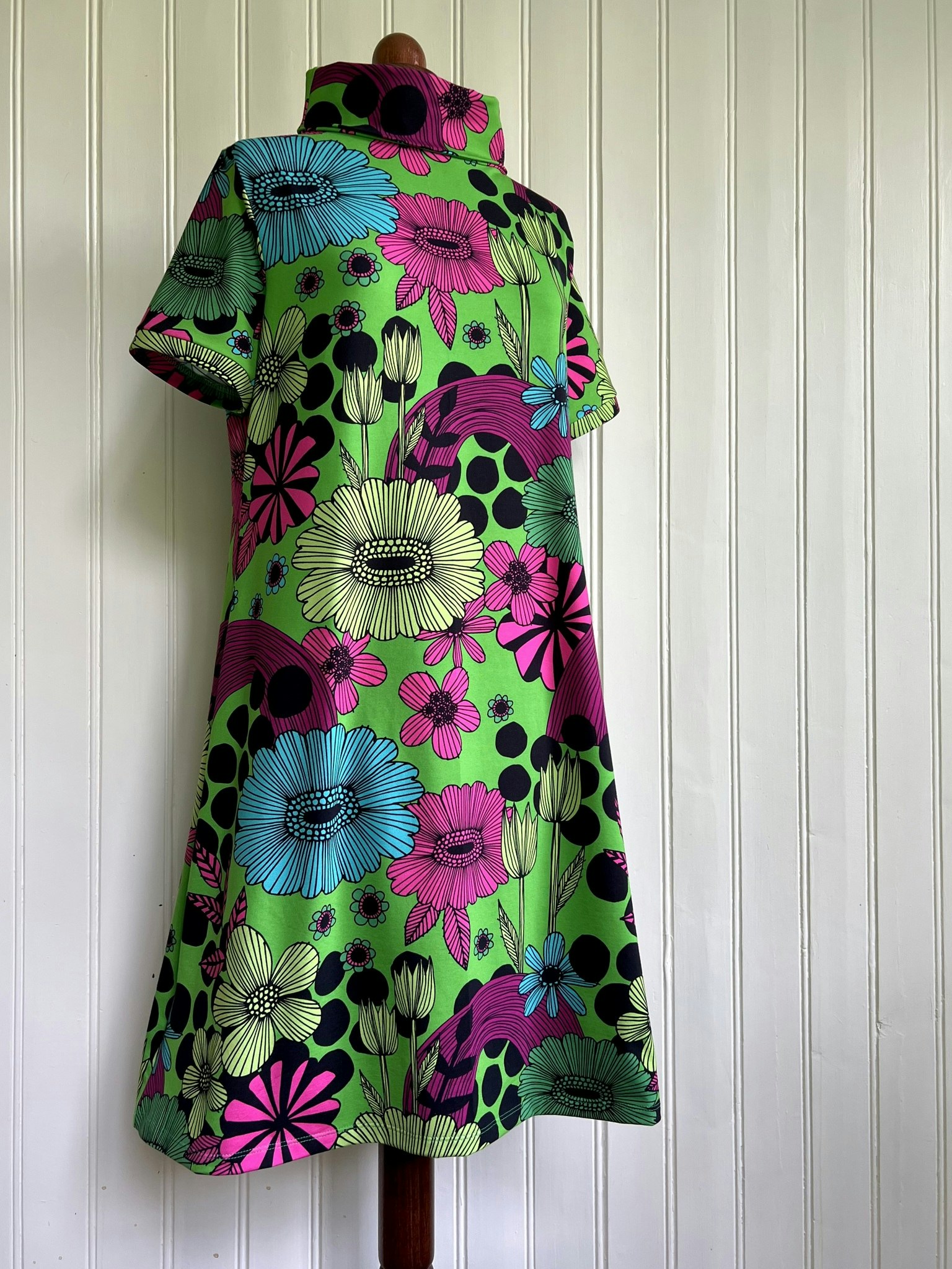 Modell Ingrid - green and bows