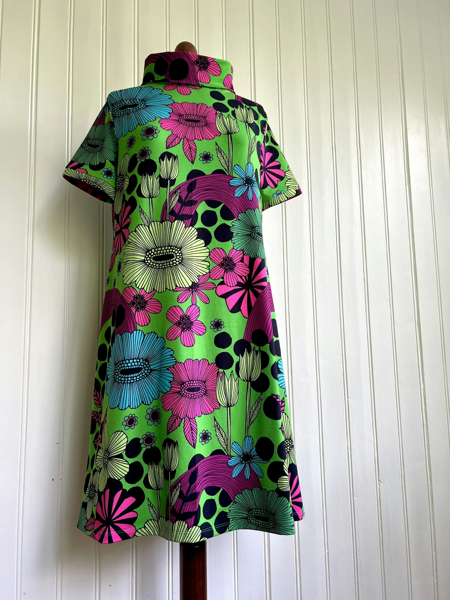 Modell Ingrid - green and bows