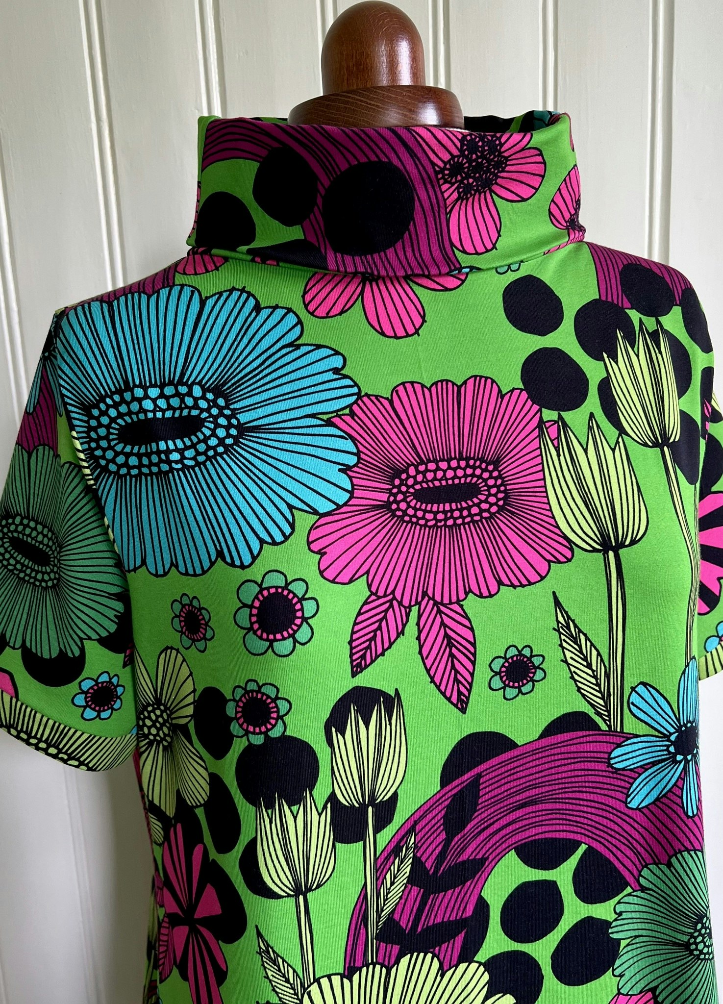 Modell Ingrid - green and bows