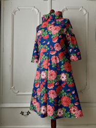 Roses in red and blue