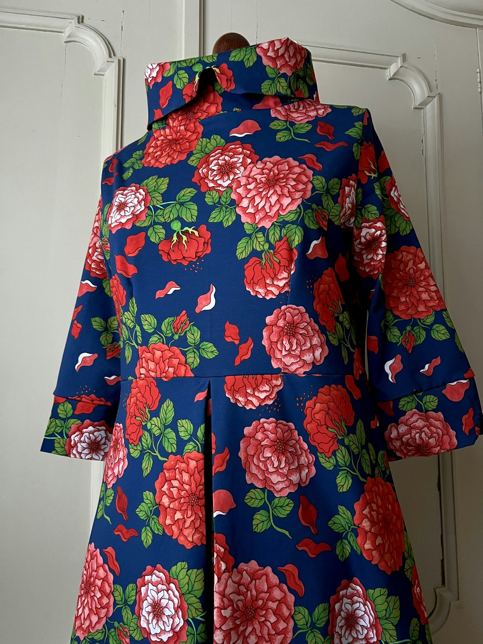 Roses in red and blue