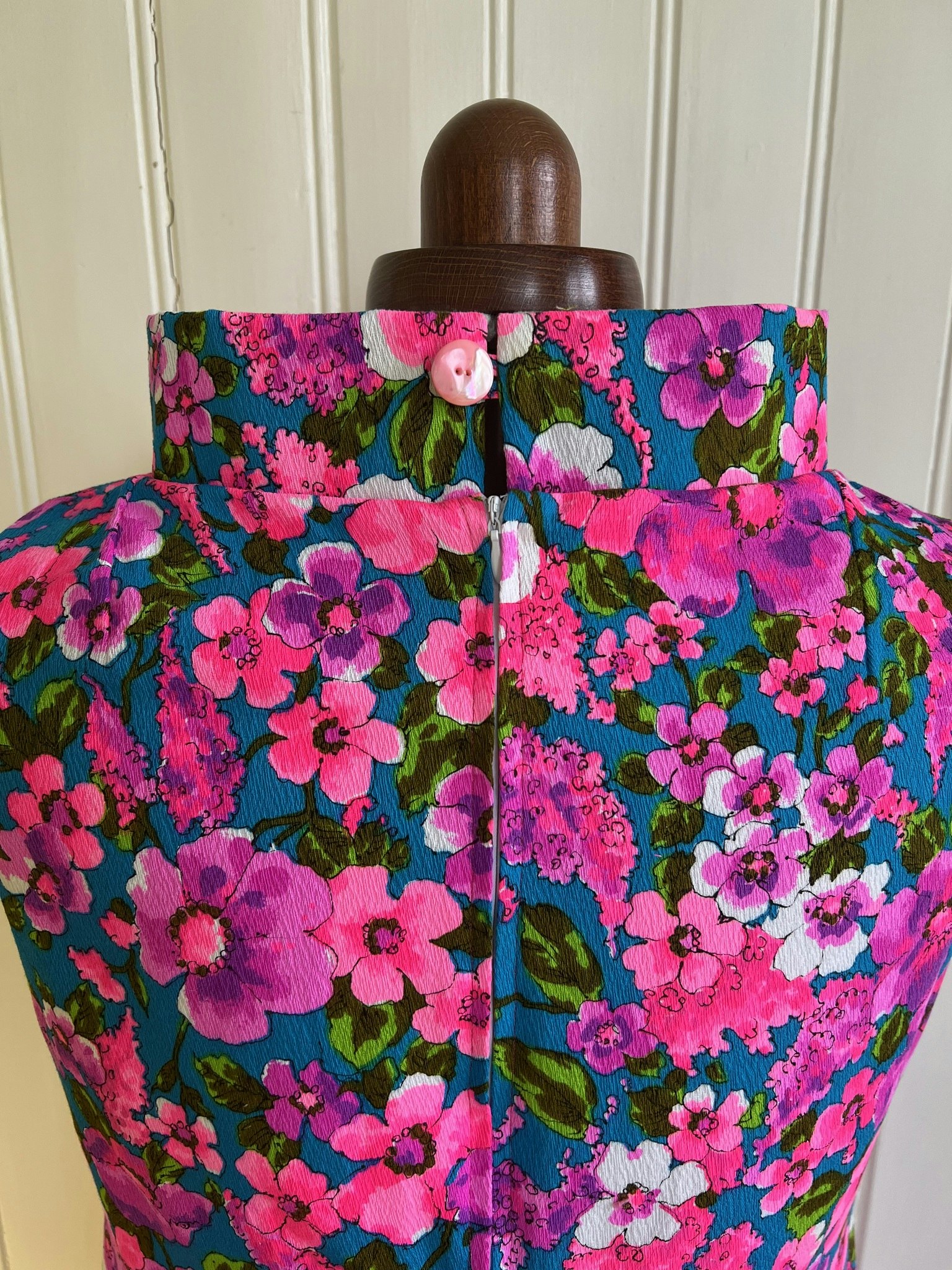 Modell Linda - neon flowers