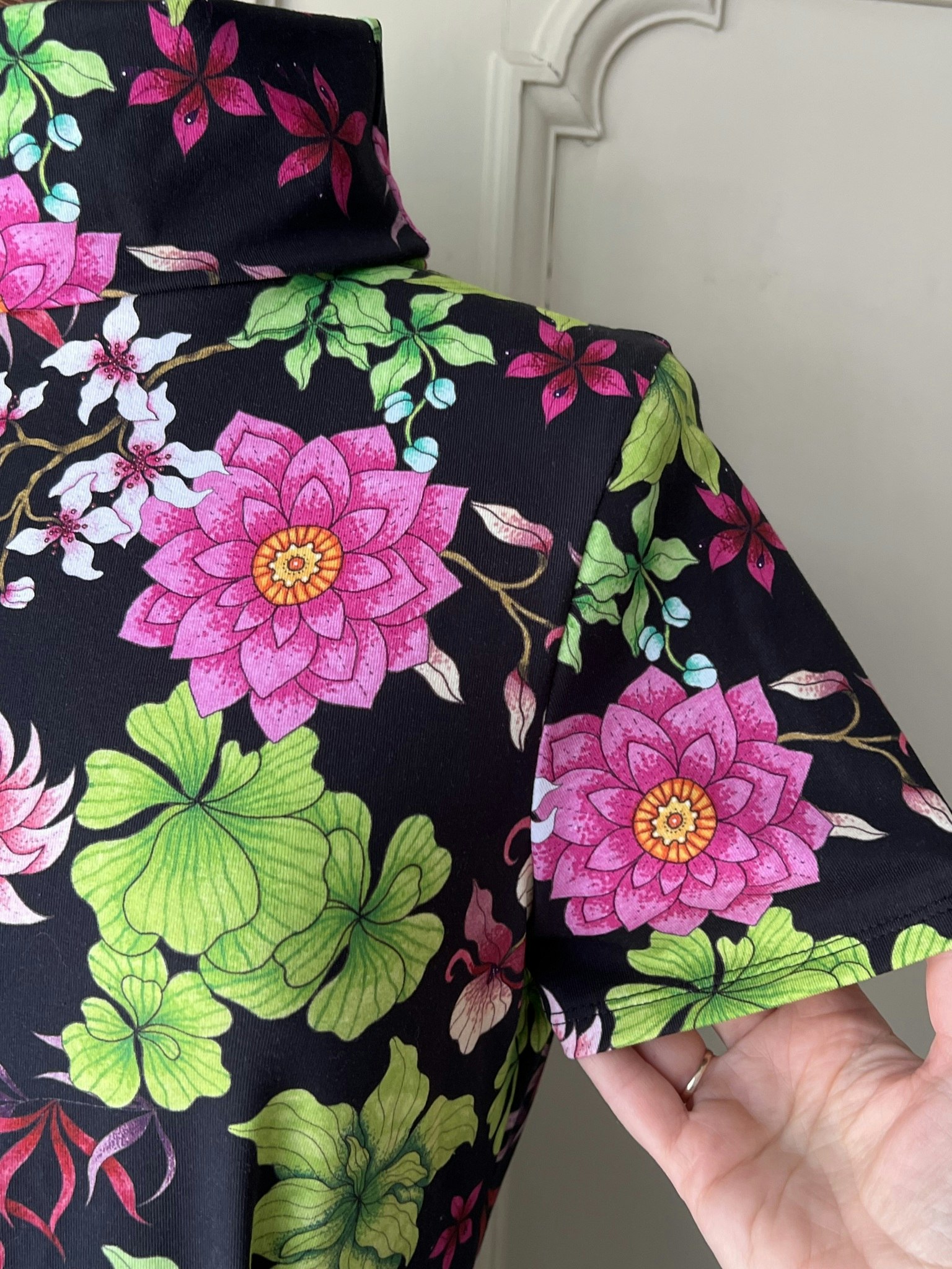 Modell Ingrid - asian flowers