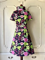 Modell Ingrid - asian flowers