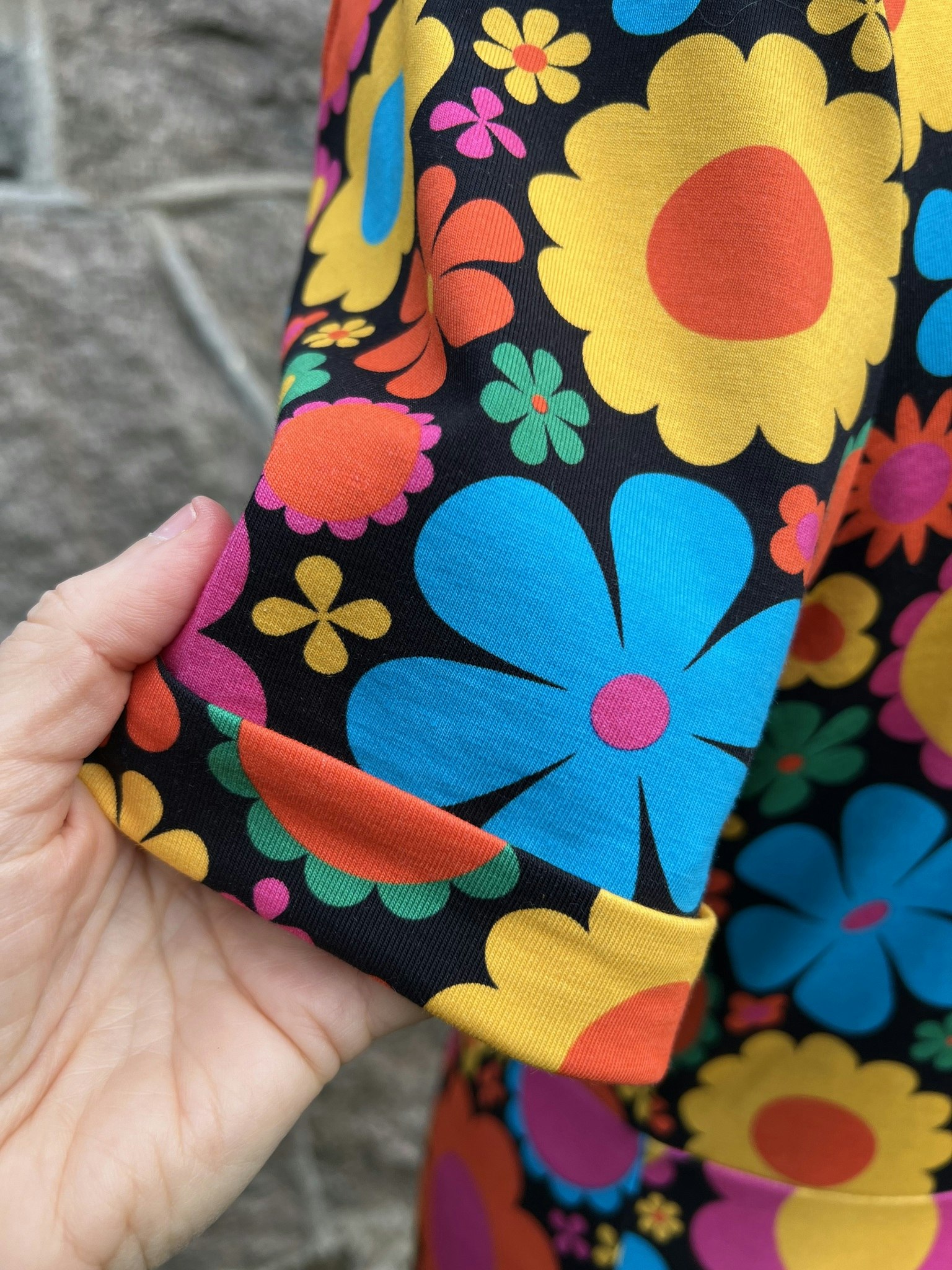 Modell Mirjam - popping flowers