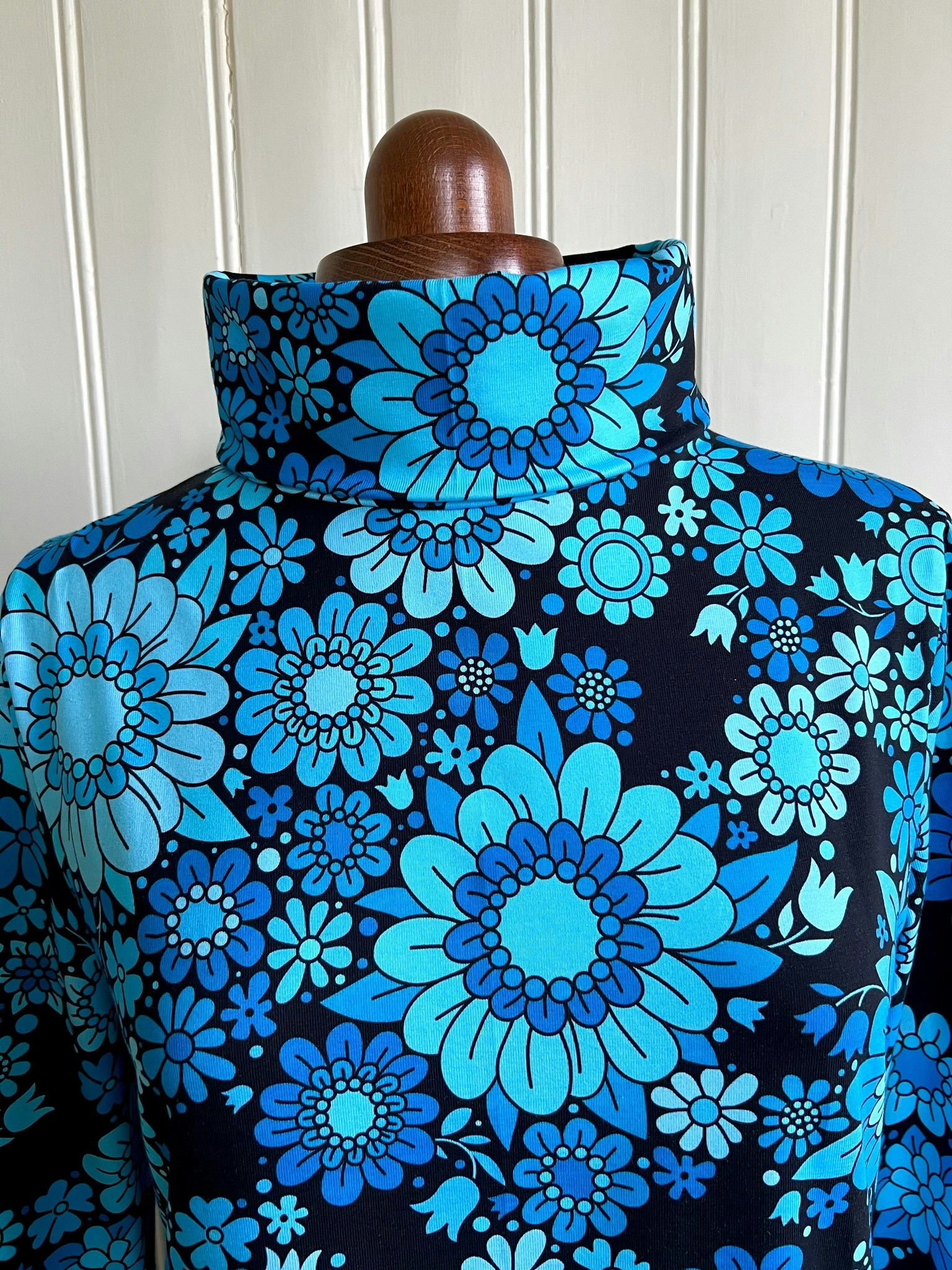Modell Ingrid - blossom in blue