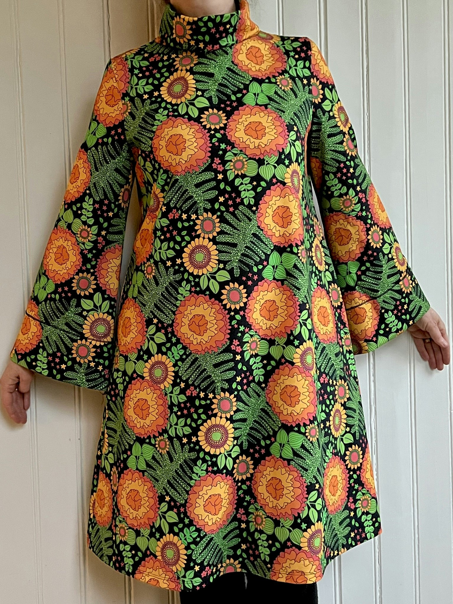 Modell Ingrid - fire flowers