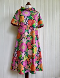 Modell Britt - floral euphoria
