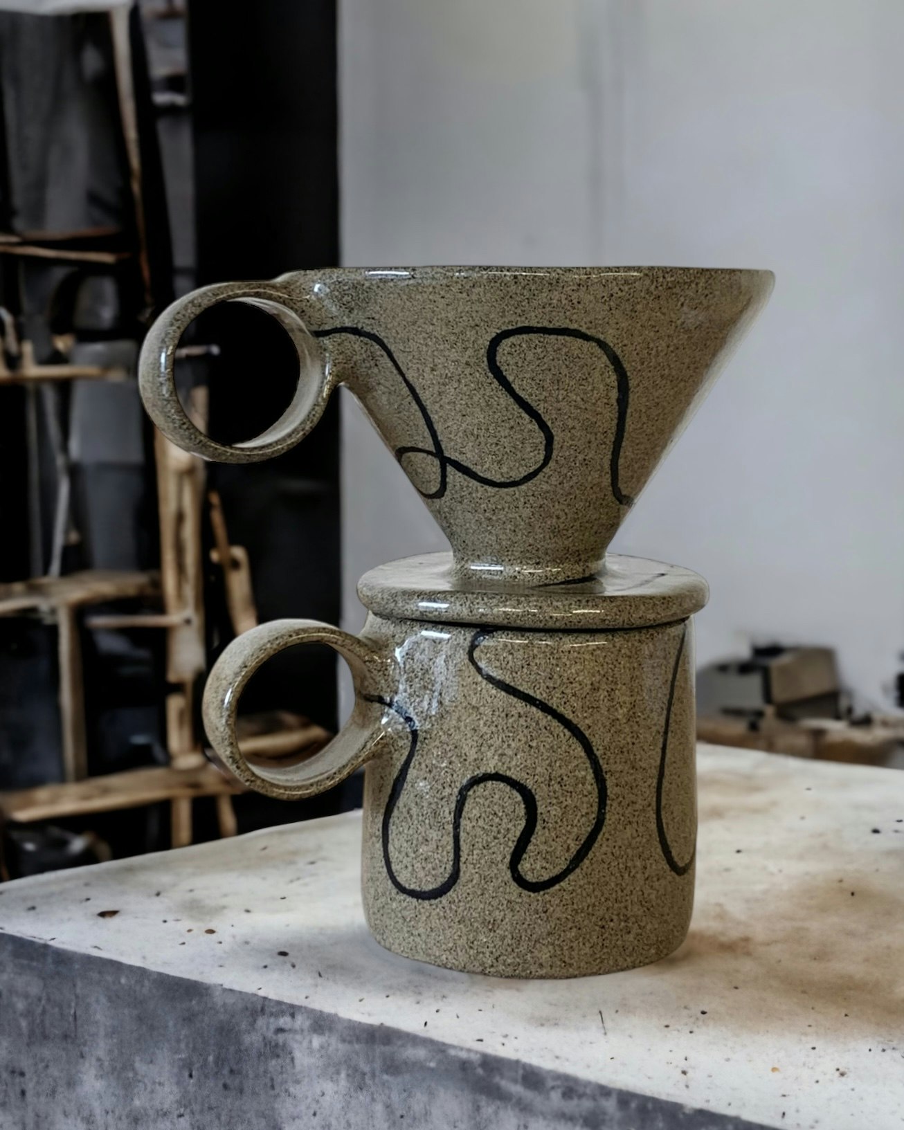 MUG AND COFFEE DRIP - SQUIGGLES