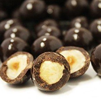 Hazelnuts + 70% Dark Chocolate 135g