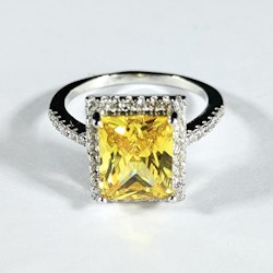 Yellow diamond