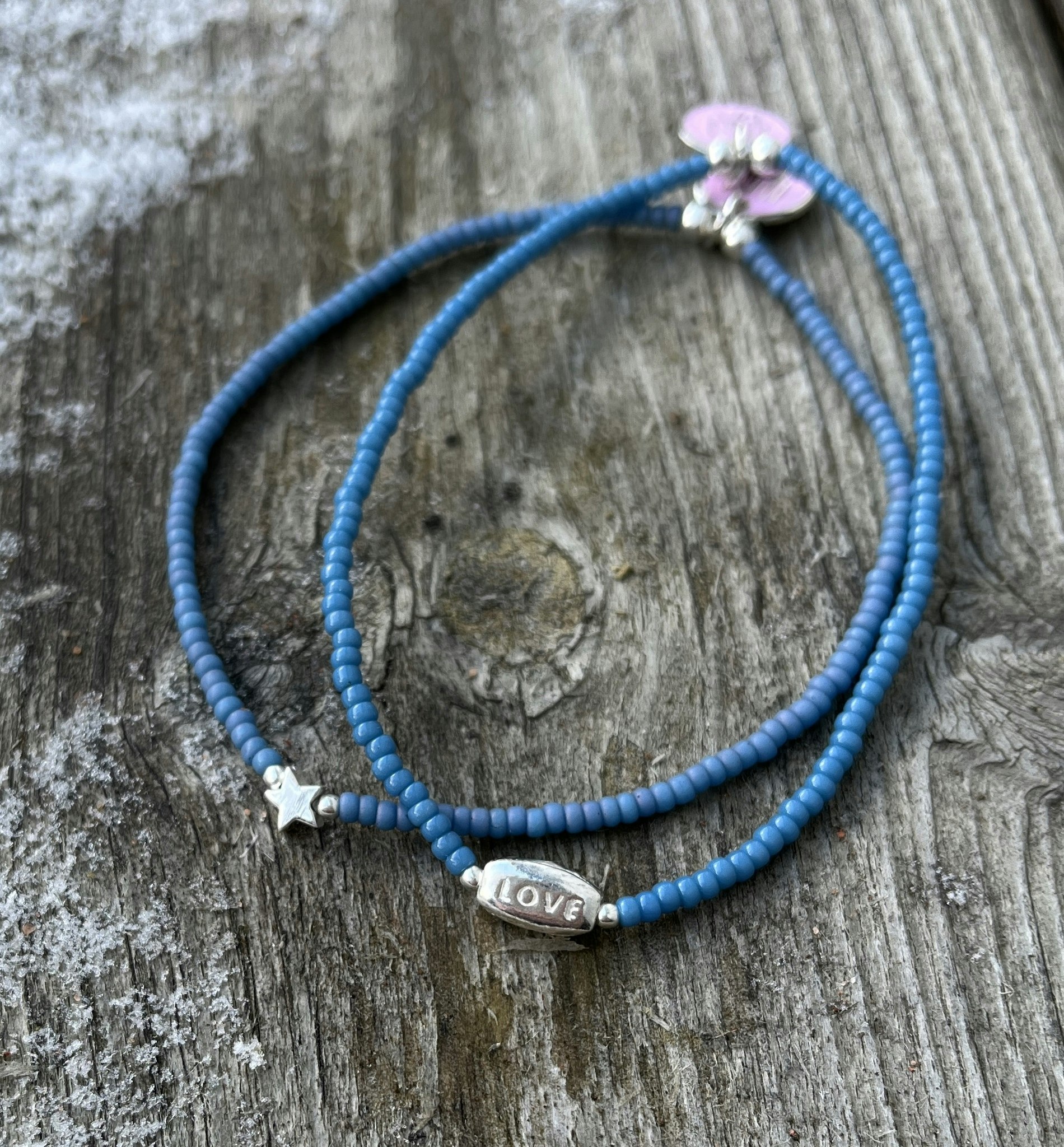 Jeansblått med silverstjärna