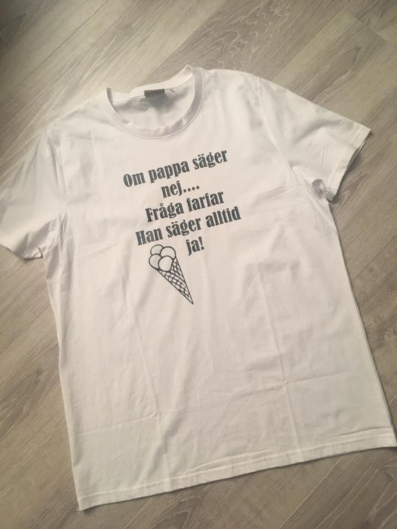 Vit t-shirt med tryck - TindraSophie