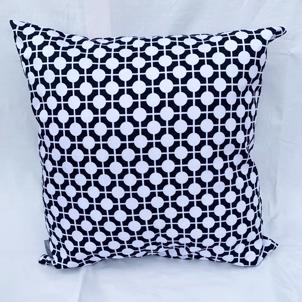Pillow Hiddenshe Black/White
