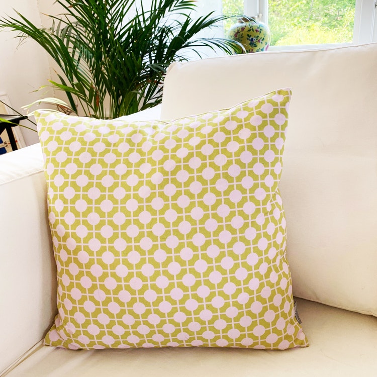 Pillow Hiddenshe Green/Pale pink