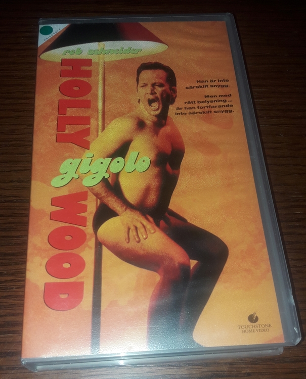 VHS - ​HOLLY WOOD  GIGOLO​​​  ( BEGAGNAD)