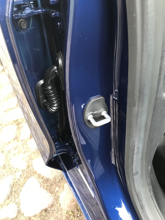 Kåpa dörrlåsbygel Model 3