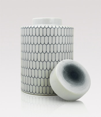 Porcelain tea jar