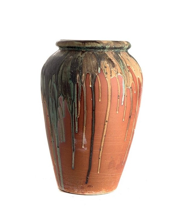 Ceramic urn