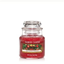 Yankee Candle - Red Apple Wreath - Litet doftljus (Juldoft)