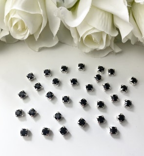 Sy-på pärlor svart 6mm