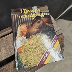Bok: Hästens utfodring, Christina Planck