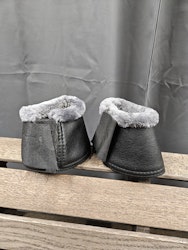 Boots, M