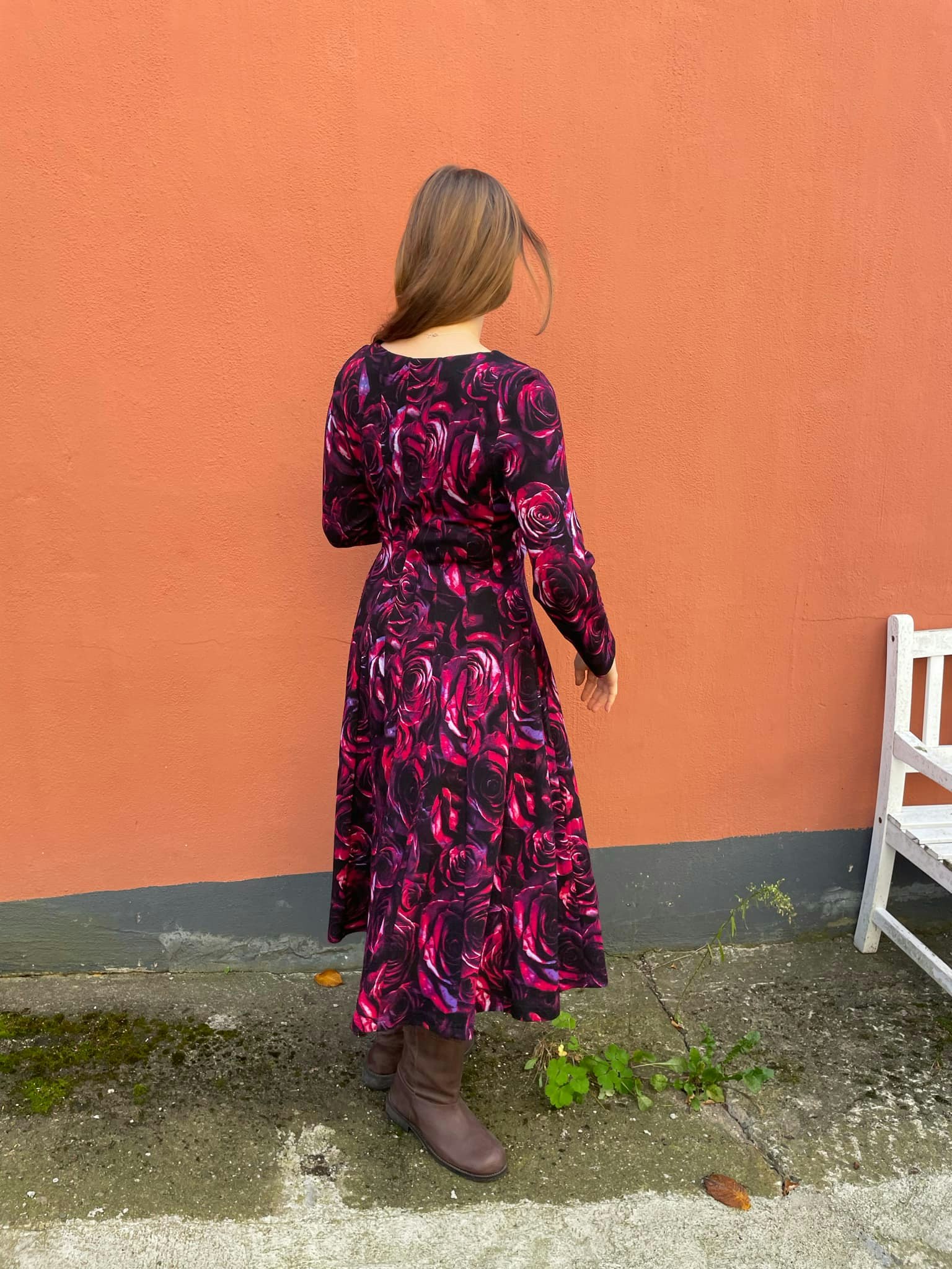 Jolanda rosegarden klänning från aino