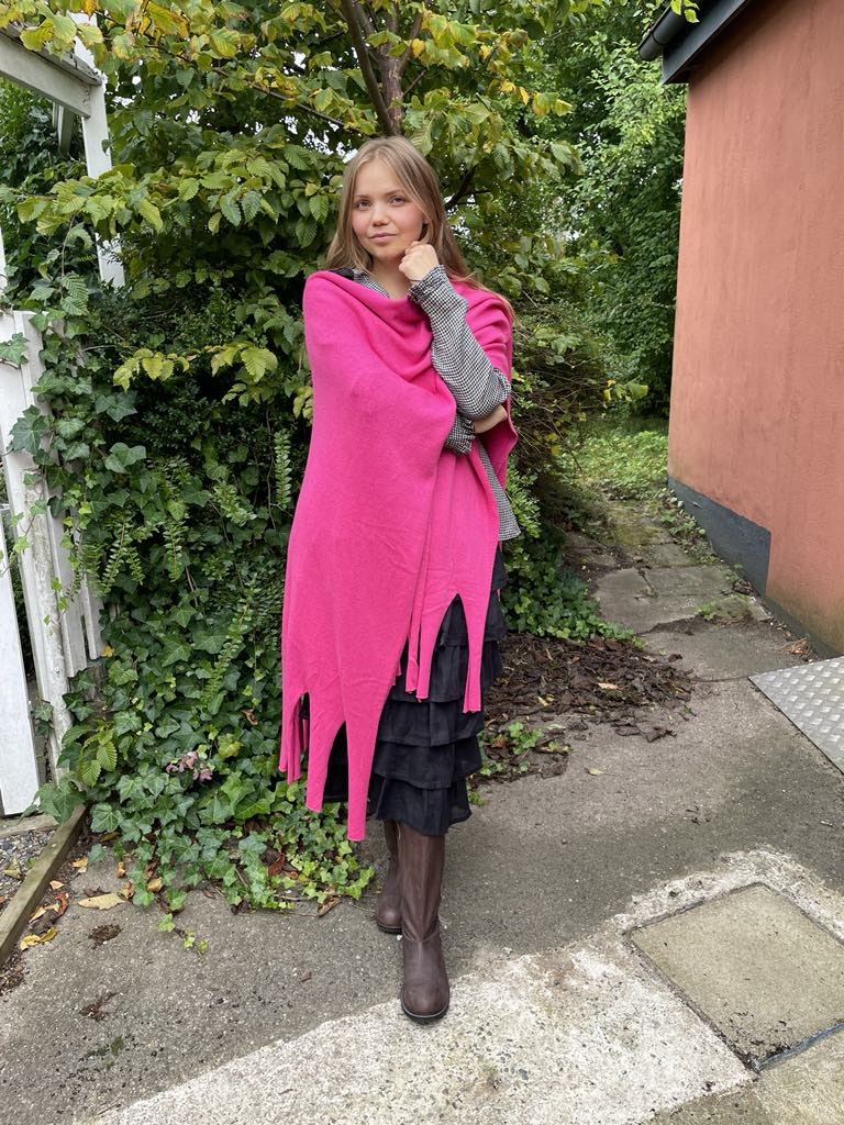 cerise sjal från noen