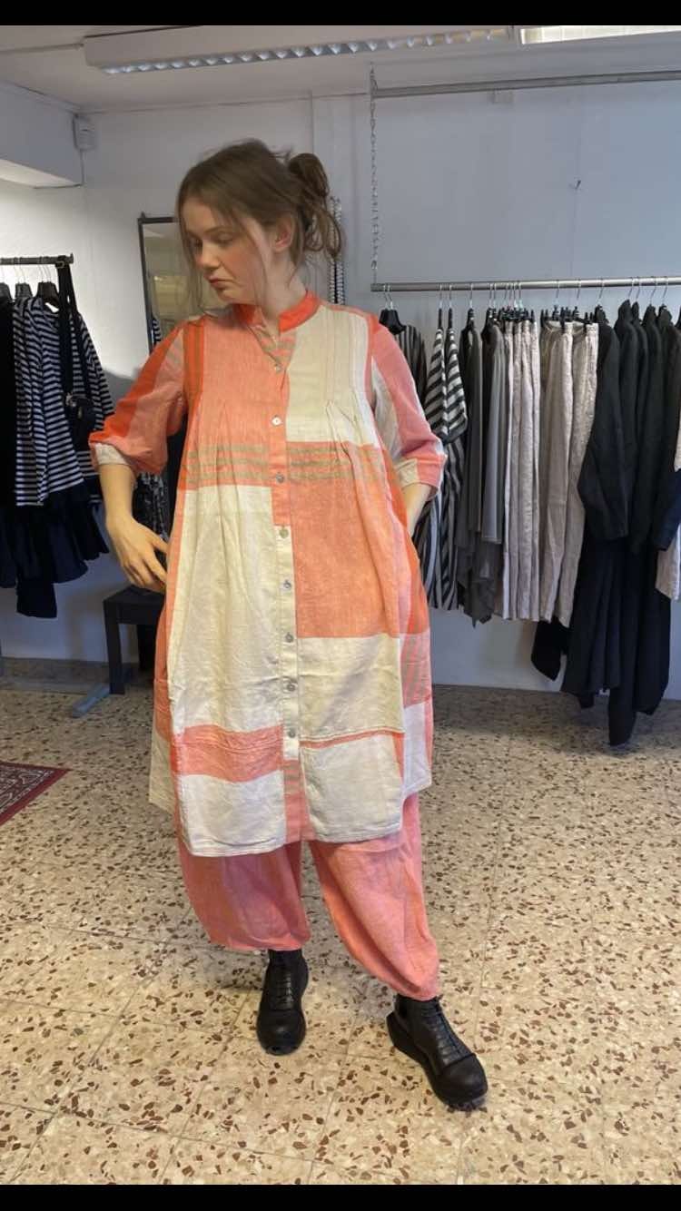 rutig klänning från NOEN