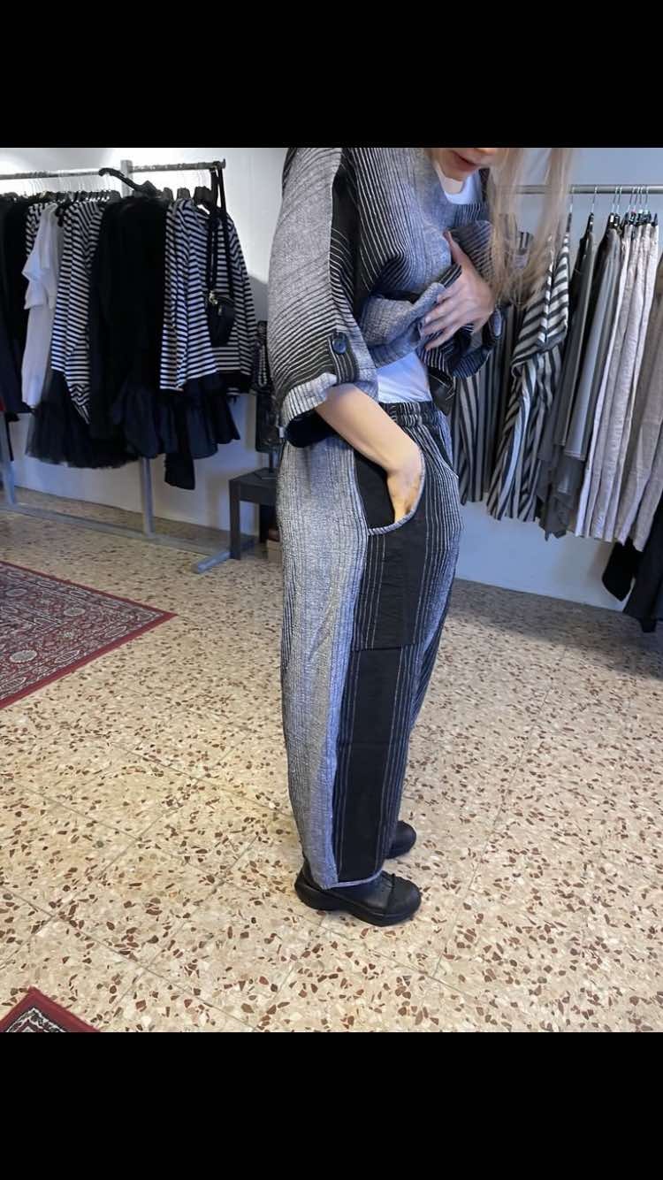 ballongbyxa i svart/grå linnetyg