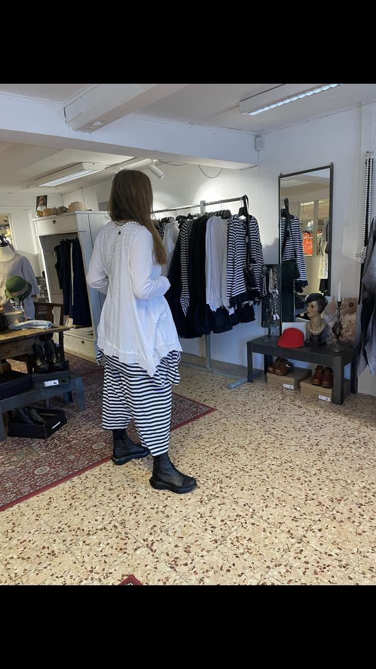 vit jersey jacka från pluslavie