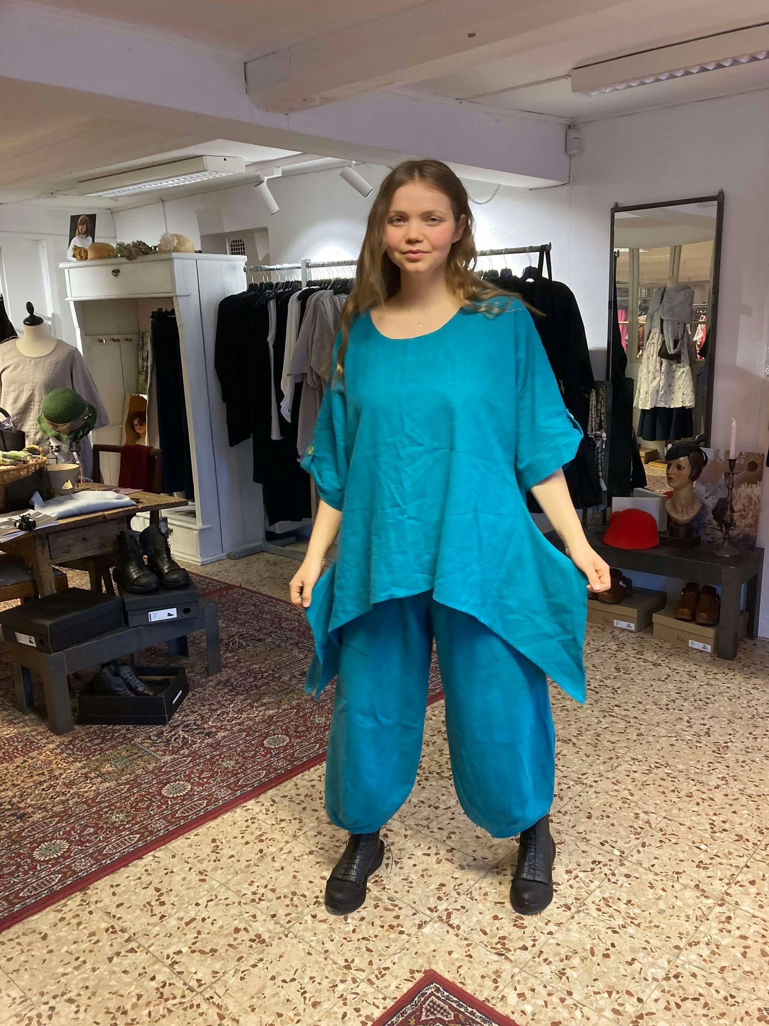 stina turkos tunika i lin från Längorna