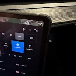 List runt skärmen, silikon - Tesla Model 3/Y