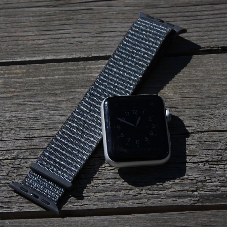 Apple Watch armband i nylon - mörkgrå