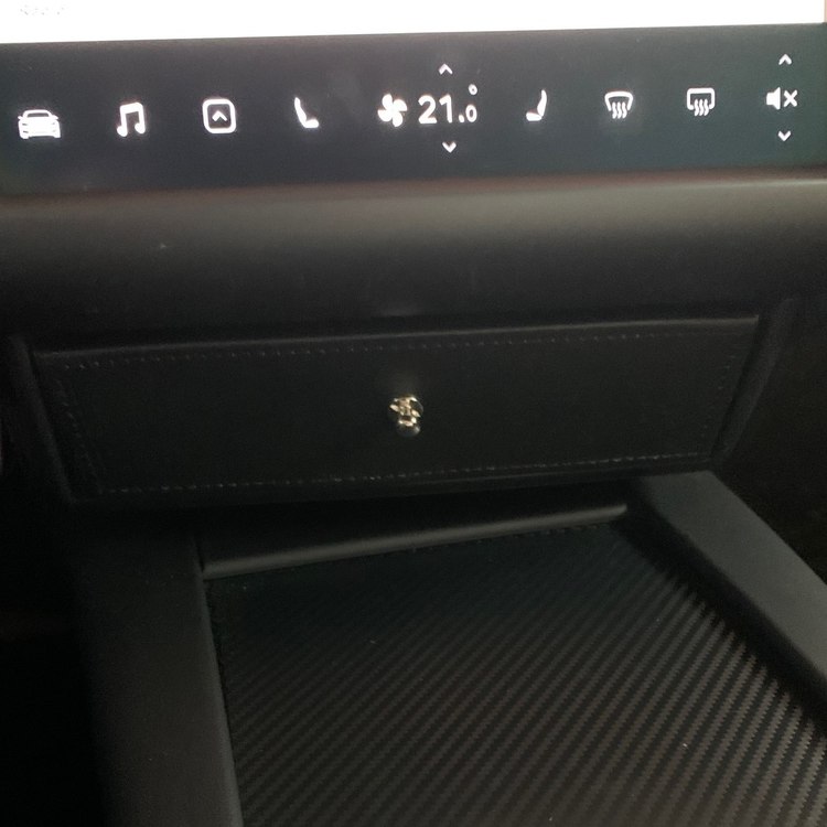 Låda under skärmen m knopp - matt svart - Tesla Model S/X