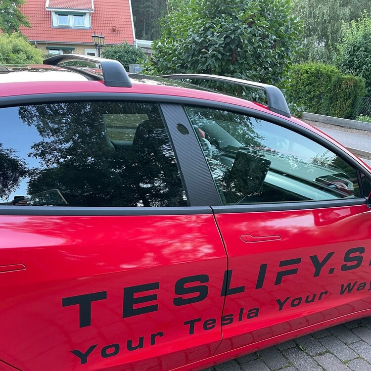 Takräcken, låsbart - Tesla Model 3