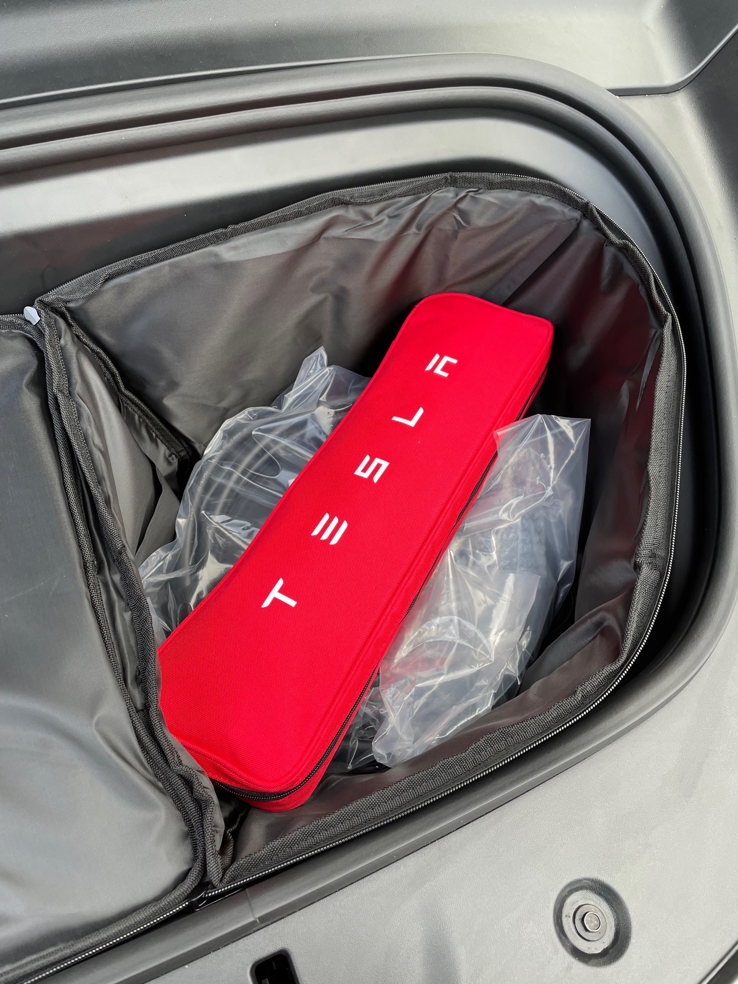 Väska t frunken - Tesla Model Y