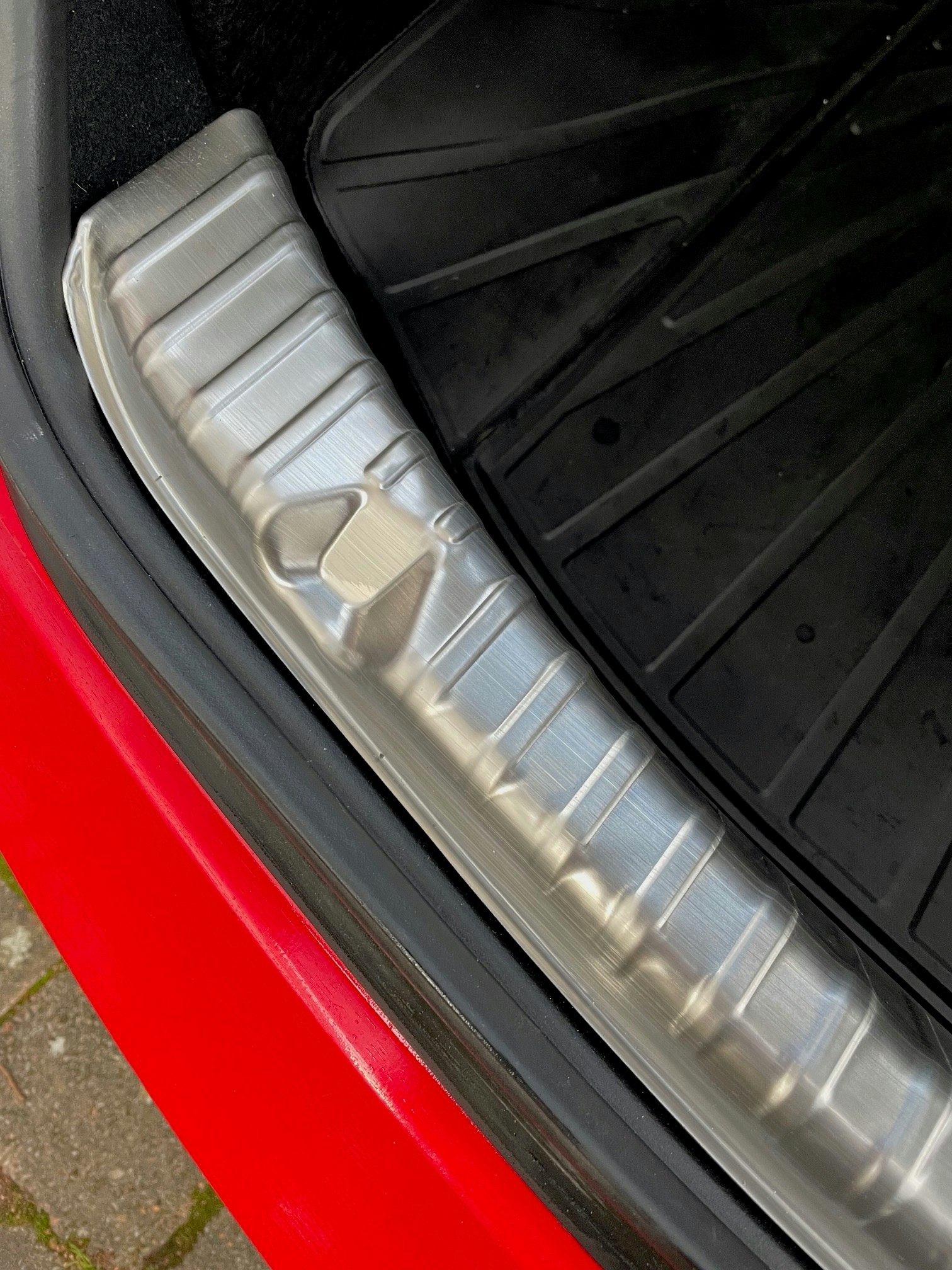 Tröskelskydd t bagageutrymmet, aluminium - Tesla Model 3