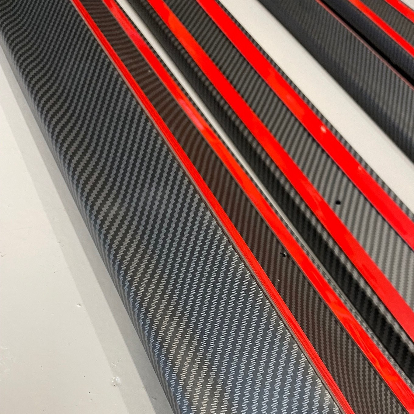 Sidokjol matt carbon fiber - Tesla Model 3