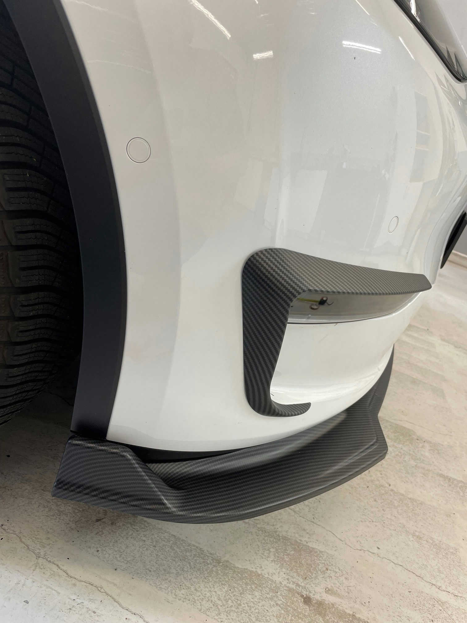 Frontspoiler matt carbon fiber - Tesla Model Y