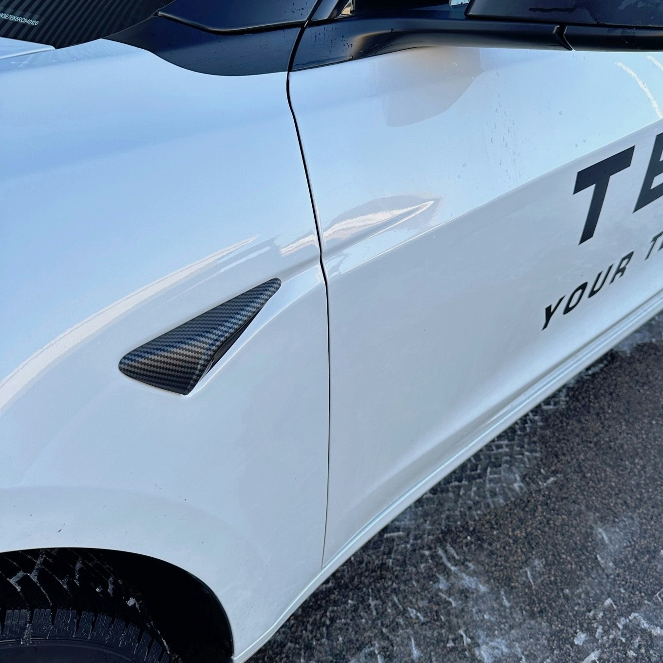 Paneler t sidoblinkers i matt carbon fiber - Tesla med HW4