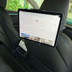 Holder for tablets and phone with hooks - Tesla Model 3/Y