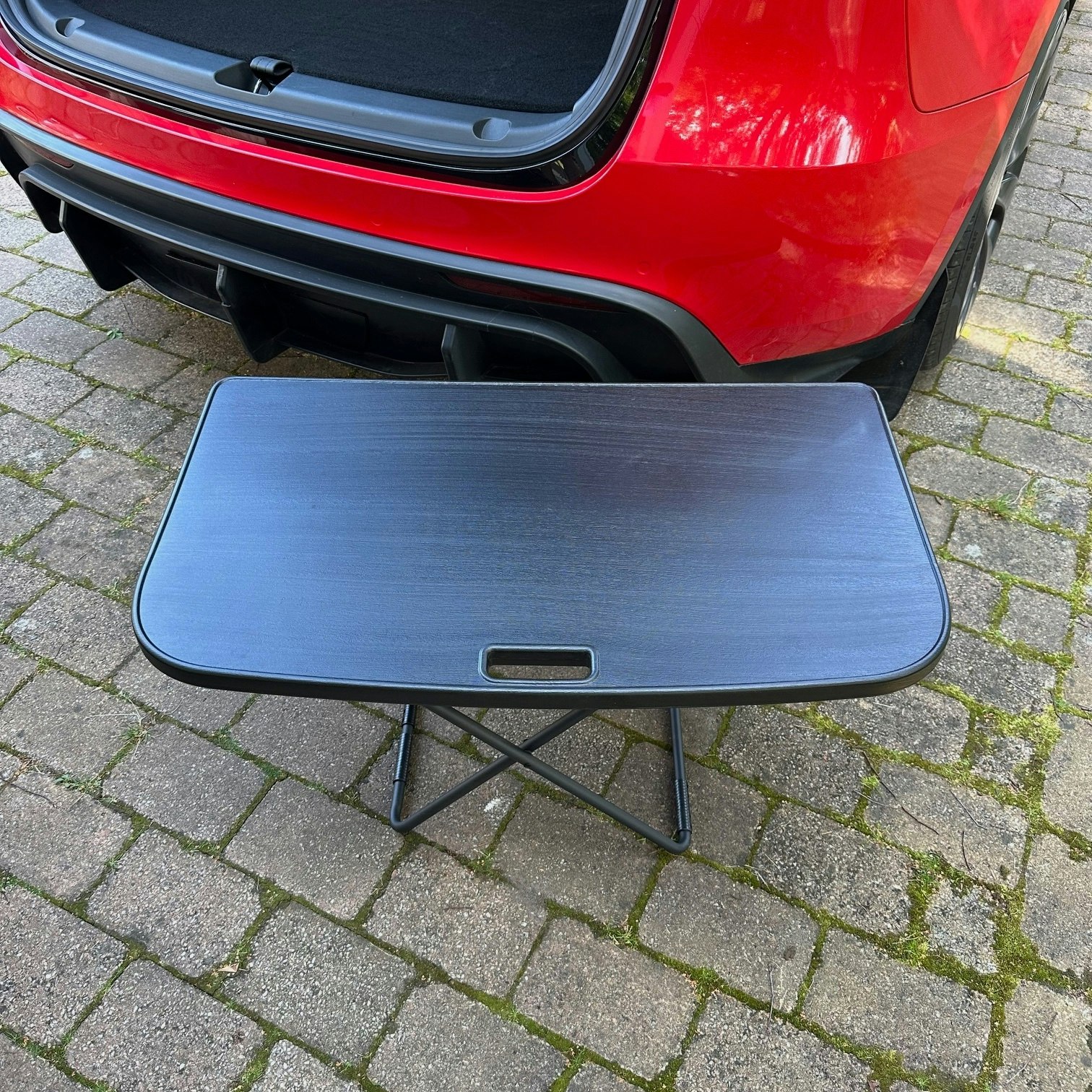 Smart campingbord till din Tesla Model Y
